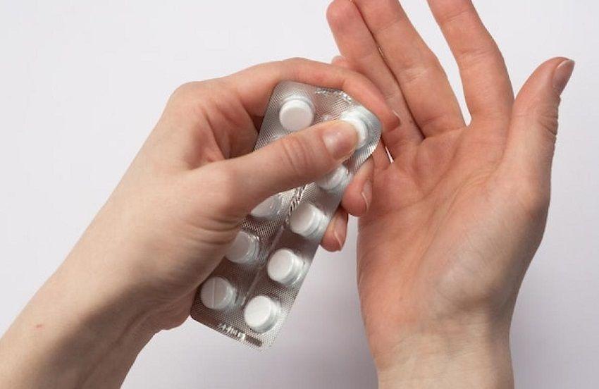 ¿Quiénes padecen más efectos secundarios de los medicamentos, los hombres o las mujeres?