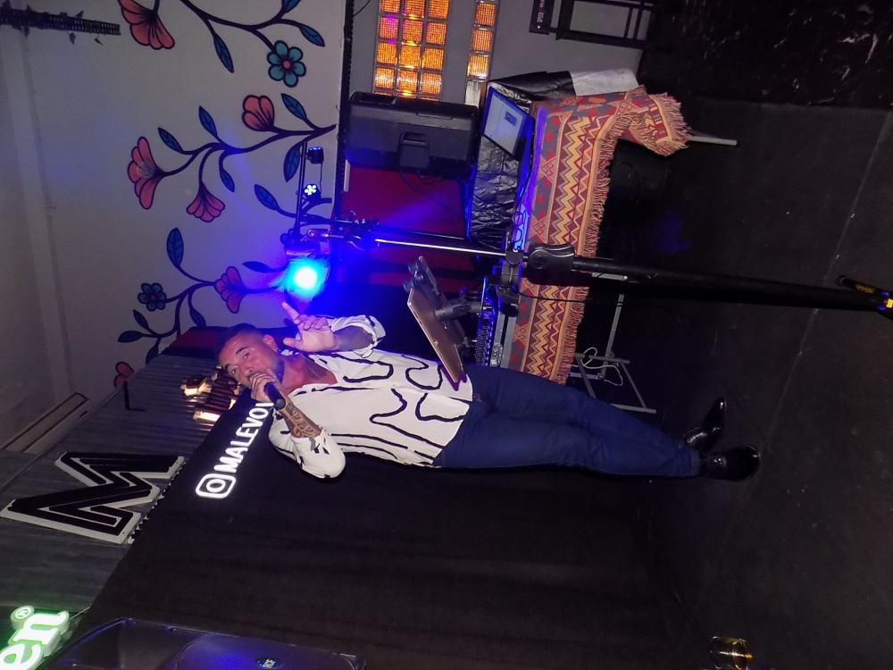 FOTOS SHOW GUSTAVO SANTILLAN EN