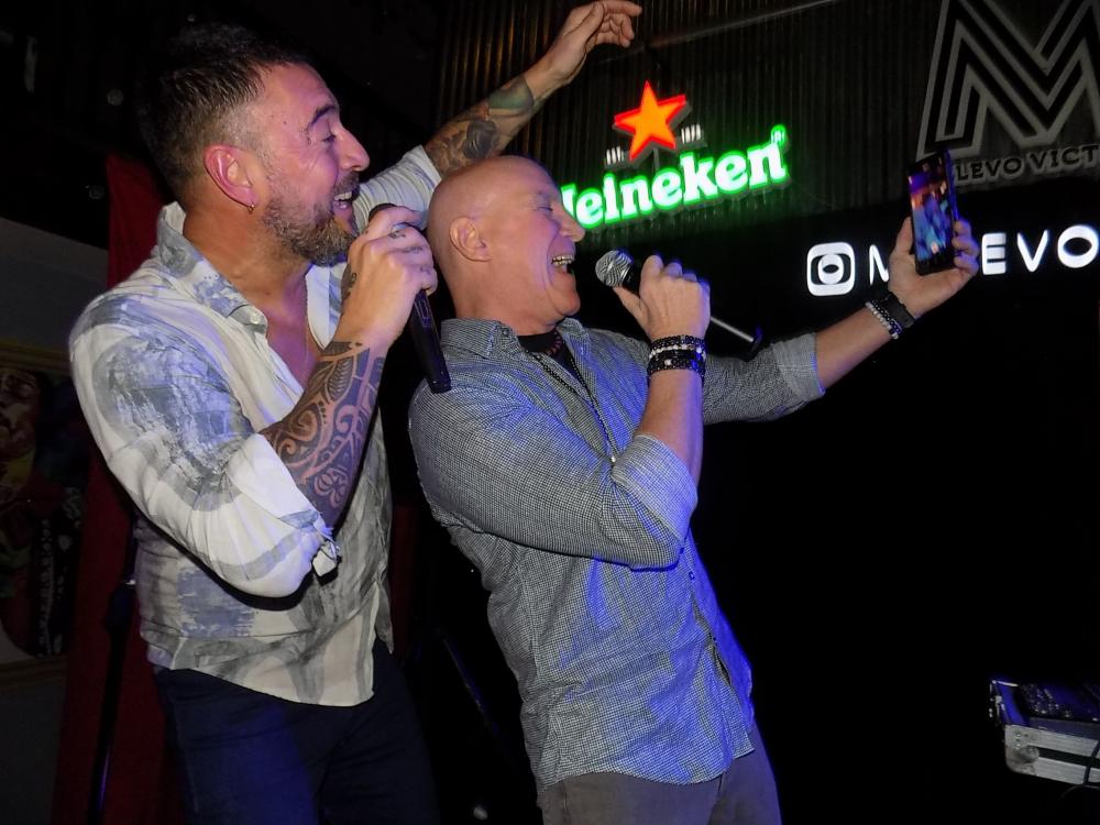 FOTOS SHOW GUSTAVO SANTILLAN Y FABIAN FARIÑA EN ¨MALEVO¨