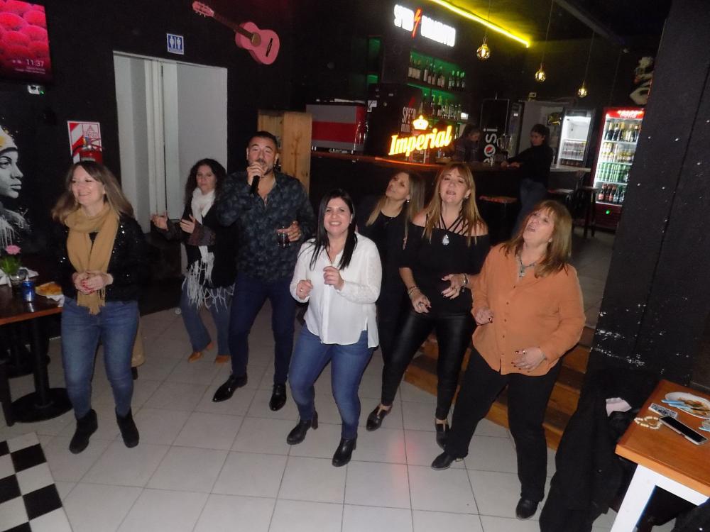 FOTOS SHOW GUSTAVO SANTILLAN EN ¨DOZ BAR¨