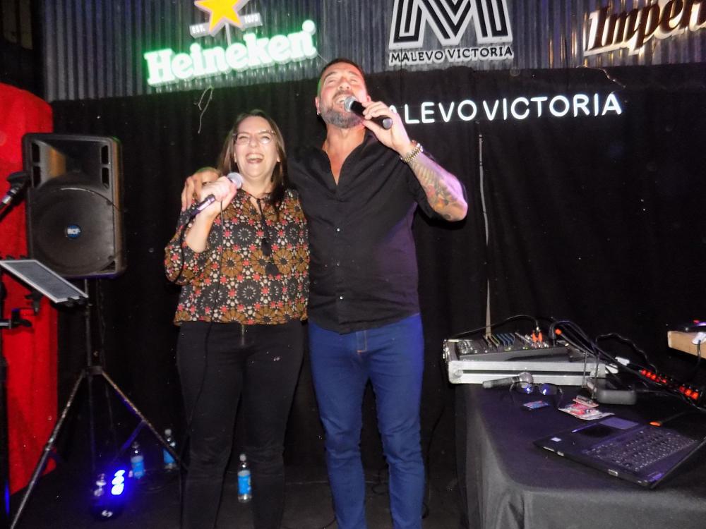 FOTOS SHOW GUSTAVO y ELI SANTILLAN EN ¨MALEVO¨