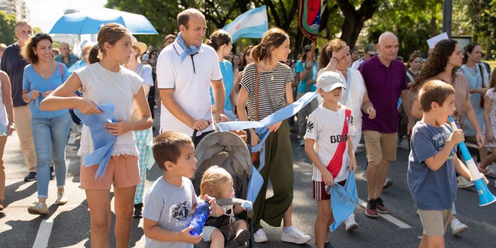 LOS NIÑOS POR NACER NOS NECESITAN