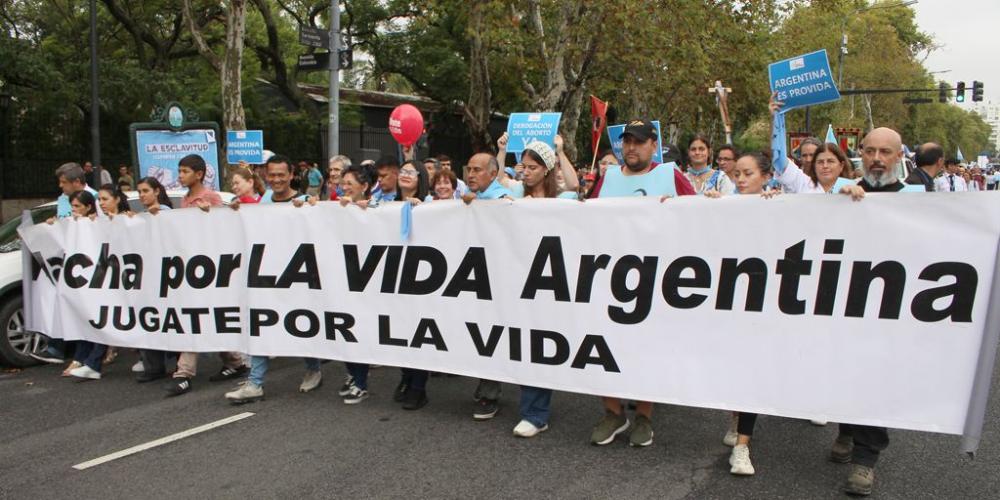 LOS NIÑOS POR NACER TIENEN QUIEN LOS DEFIENDA