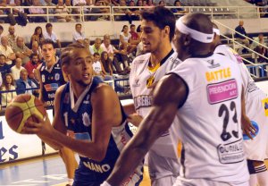 Obras venció con autoridad y es el líder del torneo