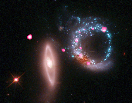 Choque entre galaxias crea un anillo estelar en agujero negro