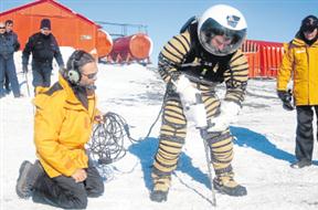 Prueban un traje para ir a Marte