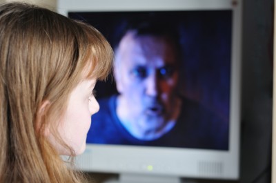 La doble moral de Facebook contra la pornografía infantil 