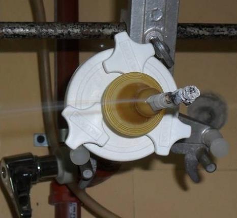 Investigadores Argentinos diseñan un fumador automático para analizar la presencia de niquel en los cigarrillos