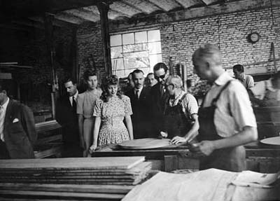 El Día del Trabajador - Corazón de Fábrica