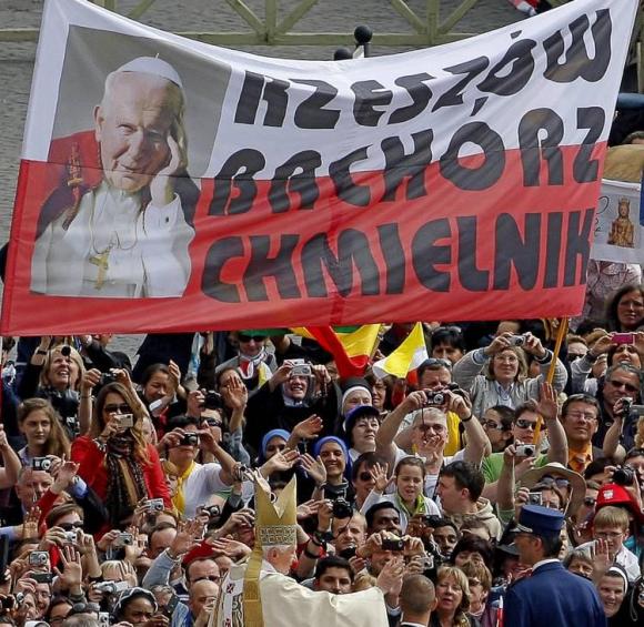 Ante más de un millón de fieles, Juan Pablo II fue proclamado beato 