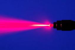 El rayo láser que puede transferir toda una biblioteca en 10 segundos