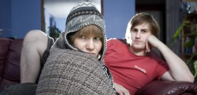 ¿Por qué las mujeres sienten más el frío que los hombres?