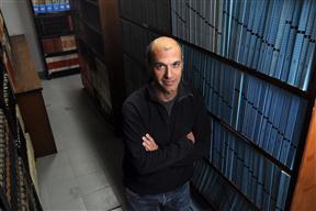 Logran que conduzca electricidad un material aislante al “rasparlo”