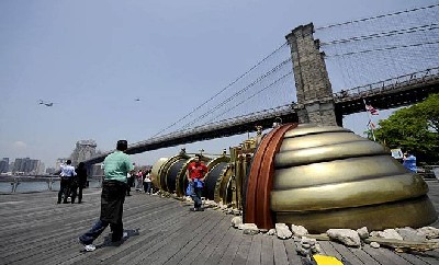 Enorme “telescopio” permite verse las caras a través del Atlántico
