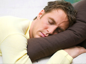 Dormir bien ayuda a quemar grasas