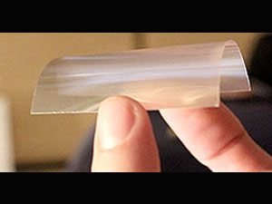 Una película transparente para recargar el teléfono móvil	 