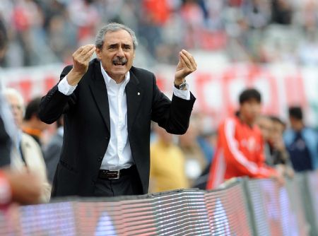 Ángel Cappa, otro blanco de las cargadas por el descenso de River 