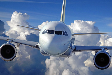 ¿Qué ocurre cuando un avión atraviesa una nube muy fría?
