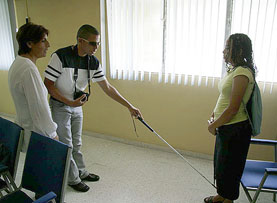 Ingenieros Argentinos de la UTN desarrollan novedosos dispositivos para personas ciegas‏ , entre ellos un bastón con radar