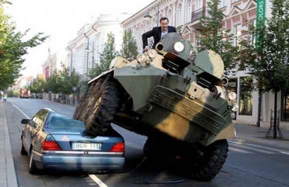 Se volvió loco el gobernador. 