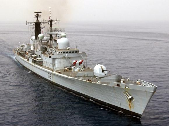 Llegó el buque de guerra británico al Mar Argentino