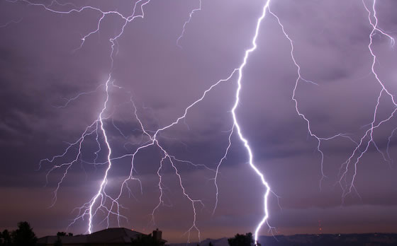 Un rayo mató a italiano mientras dispersaba las cenizas de su hermano