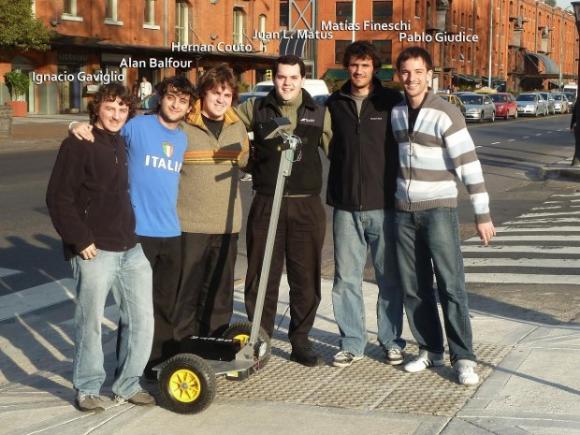 Estudiantes universitarios Argentinos desarrollaron el primer Sistema de Transporte Electrónico Autoestabilizado
