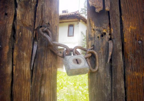 Insólito: Pasó 20 años encerrado en su propia casa