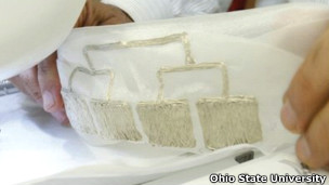 Ropa con antenas para mejorar la comunicación  