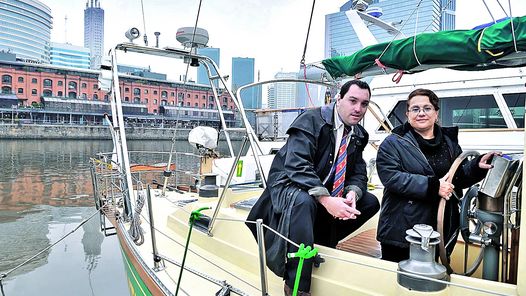 Leonel, el navegante que ayuda a discapacitados a conocer el mar