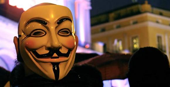 Las máscaras de Anonymous enriquecen al imperio Warner.