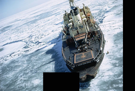 El deshielo del Ártico abre dos rutas de navegación.