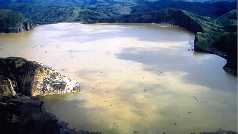 El enigma de los lagos asesinos