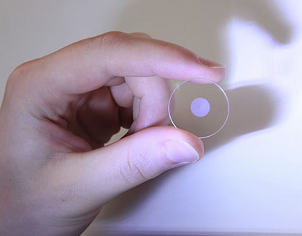 Cristal de silicio guarda datos… para siempre.