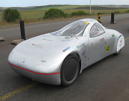 Vehículo eléctrico “borracho” bate récord mundial.