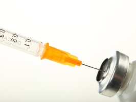 Presentan avances en el tratamiento de esclerosis múltiple.