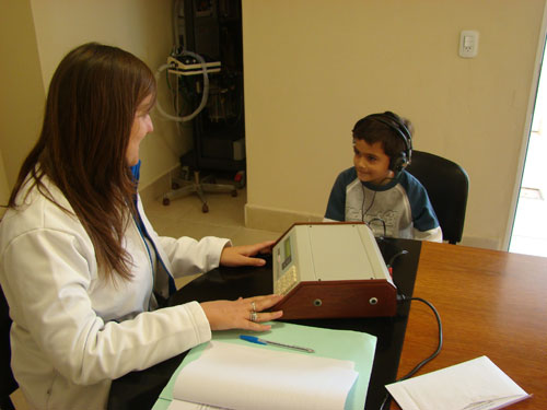 Estudiantes secundarios Argentinos desarrollaron un audiómetro digital