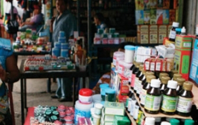 Operativos para hacer cumplir la ley de medicamentos sólo en farmacias 
