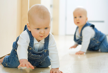 El altruismo y el sentido de la justicia aparecen antes de aprender de hablar