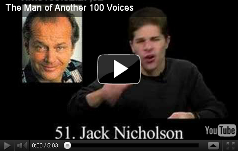 Hombre imita voces a 100 famosos