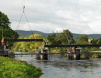 Europa inaugura su primer puente de plástico.