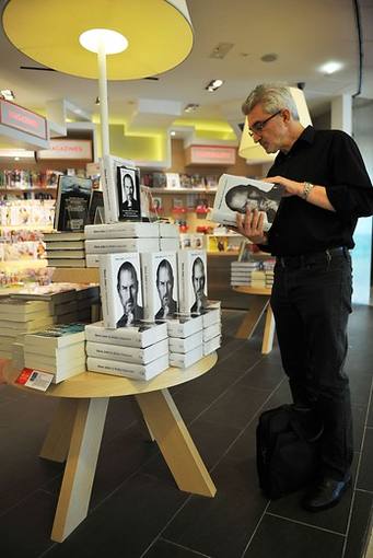La biografía de Steve Jobs podría convertirse en el libro más vendido por Amazon en 2011