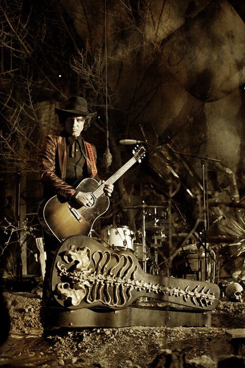 Lo Nuevo de BUNBURY: Licenciado Cantinas