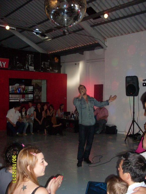 HOY 31 DE OCT SHOW GUSTAVO(evento publico) en 9 REINAS