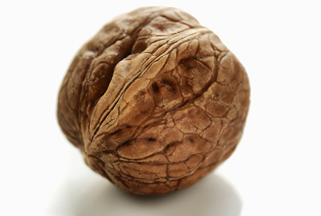 Pierde barriga comiendo nueces