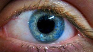 Terapia de láser que cambia el color de ojos