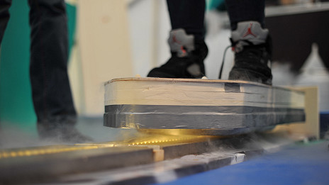 Nos acercamos a la patineta voladora