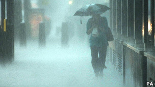 ¿A qué huele el suelo después de la lluvia?