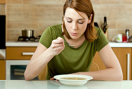  ¿El caldo de pollo combate el resfriado?