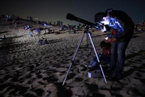 Baten en México el récord de mayor número de telescopios apuntando a la Luna